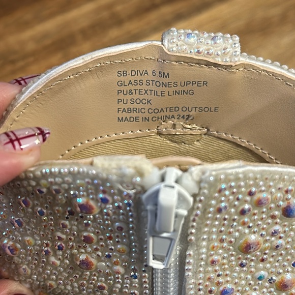 Betsy Johnson diva pearl booties. - Picture 3 of 7